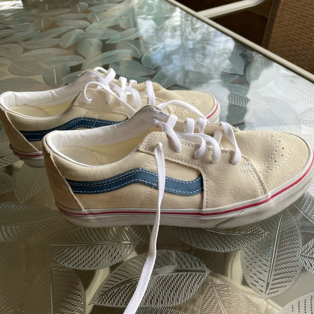 Lightly worn unisex vans beige shoes!
